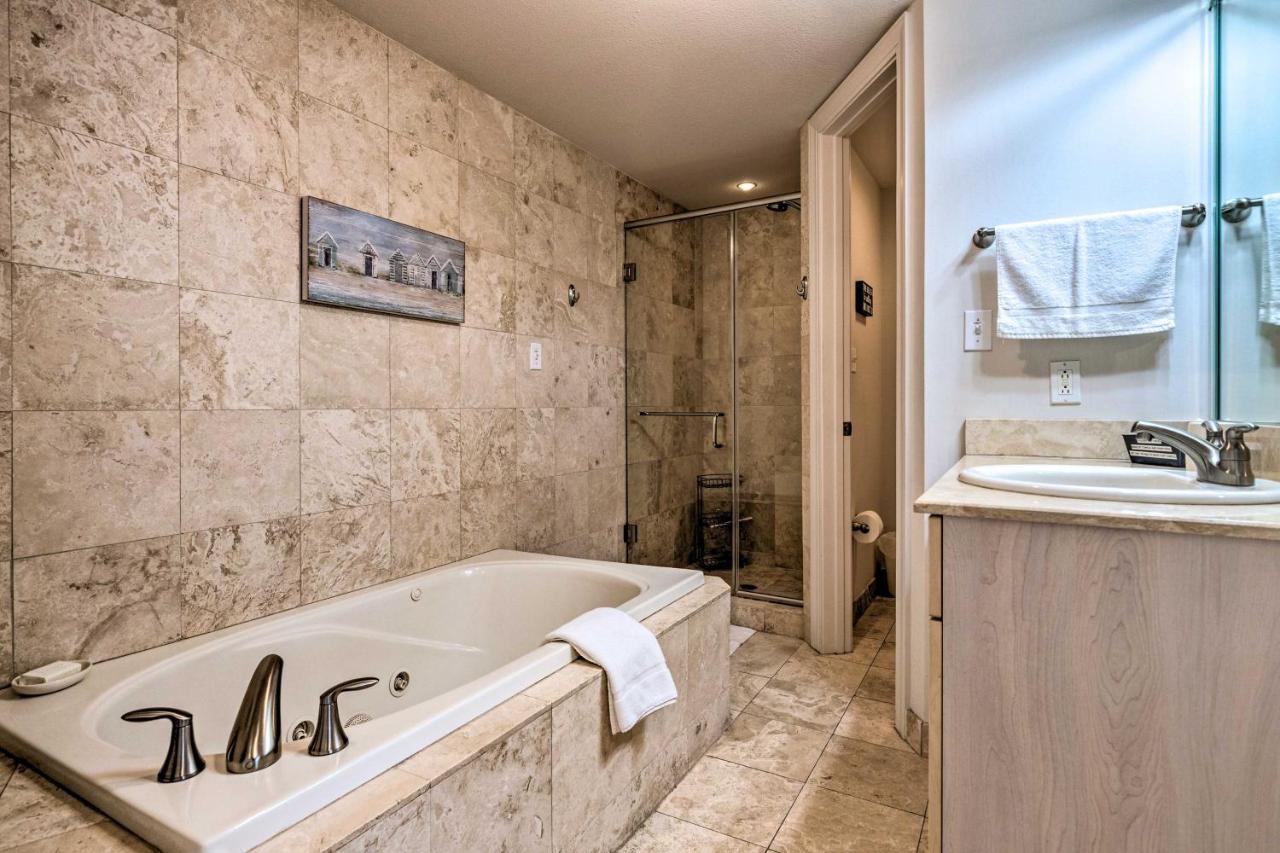 Sunny Beachfront Biloxi Condo With Resort Amenities! 외부 사진